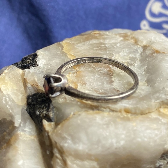 Vintage Sterling Red Gemstone Ring - Picture 10 of 11